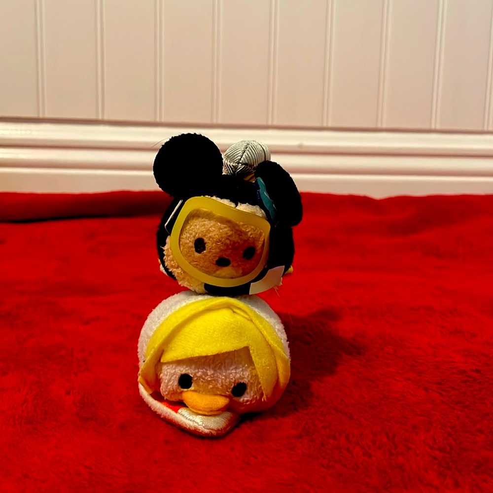 Disney Tsum Tsum Vacation Mickey Scuba Diver & Surfing Donald lot of 2